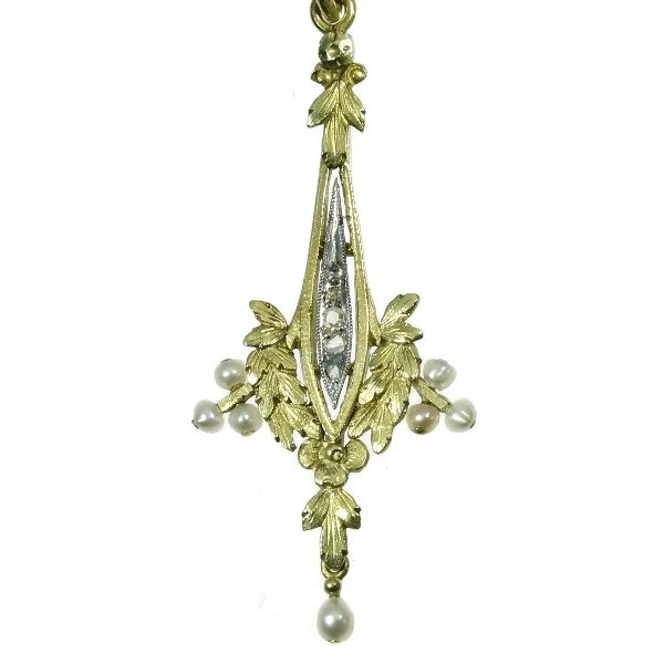 Antique Dutch gold pendant with diamonds and pearls